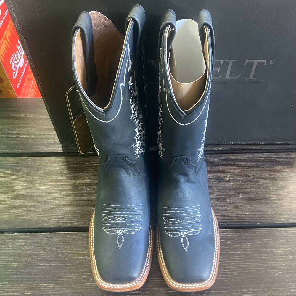 New Reywelt cowboy boots